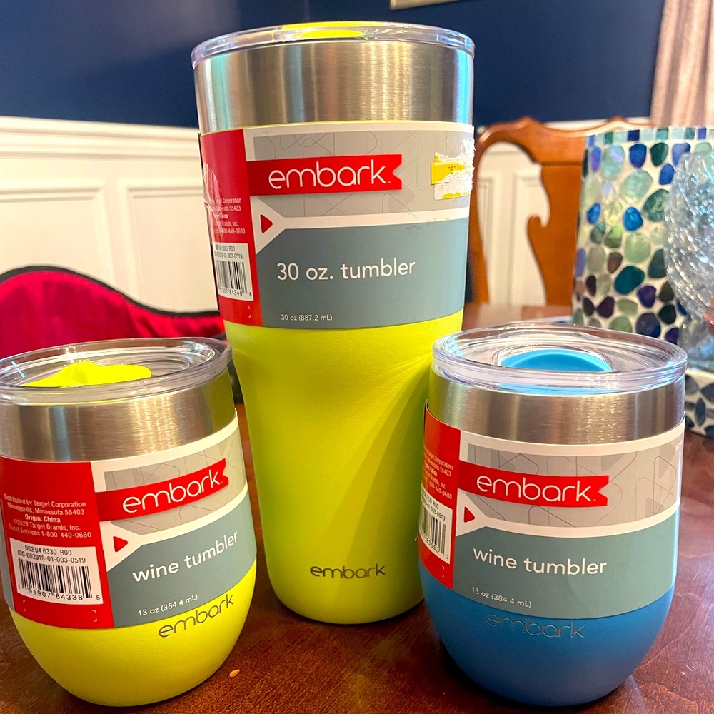3 drinking tumblers